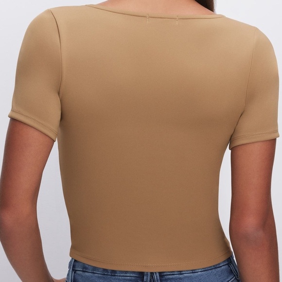 Good American: Scoop Neck Crop Scuba Knit T-shirt - Picture 2 of 11